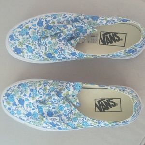 ***NWOT***Women's Size 8 Slip On Vans